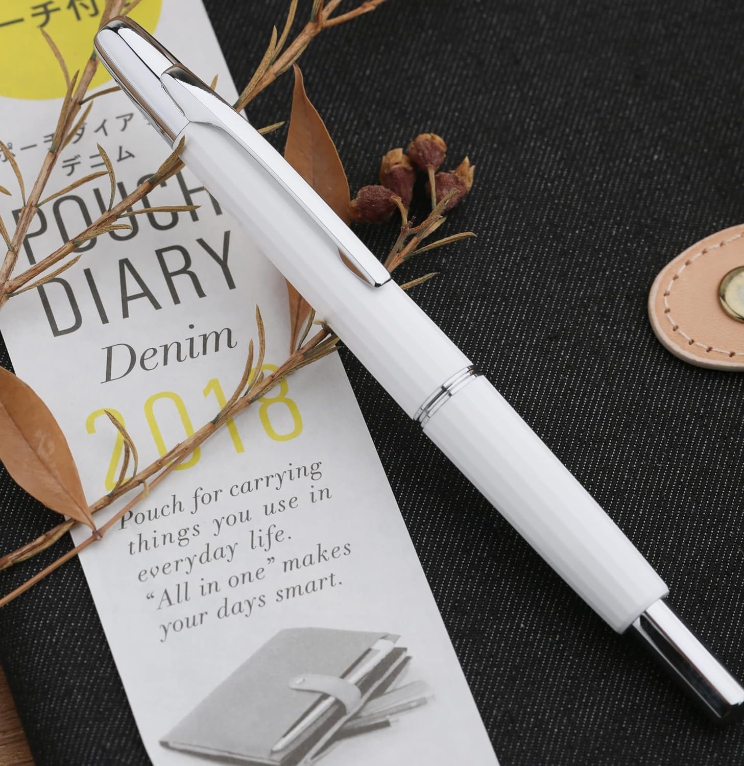 Moonman A2 Retractable Fountain Pen – Extra Fine 0.4mm Nib, Press-Out Mechanism, White Resin Body, Silver Clip, Writing Set with Converter