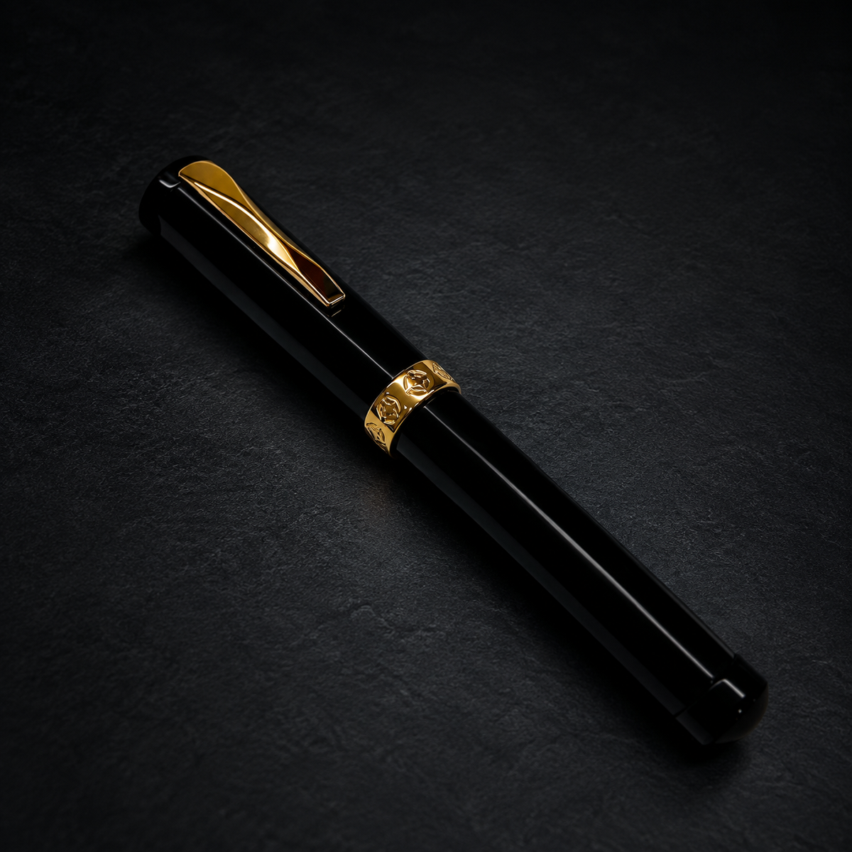 Gioia Octavia Black Gold Trim Fountain pen