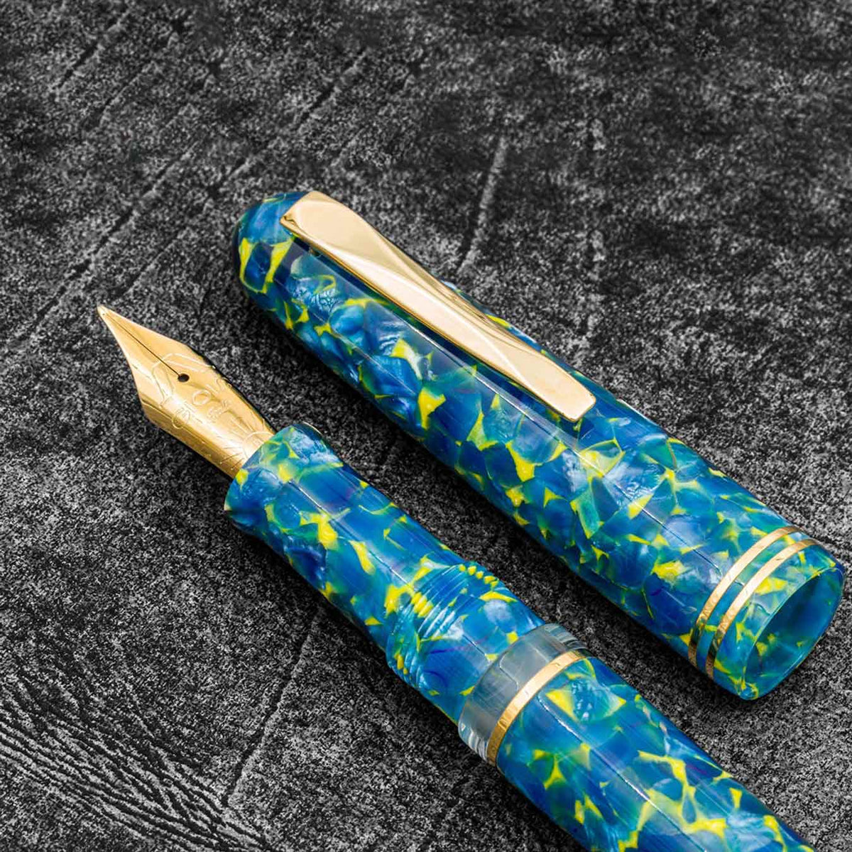 GIOIA Metis Colibri Blue Fountain Pen – Gold Trim