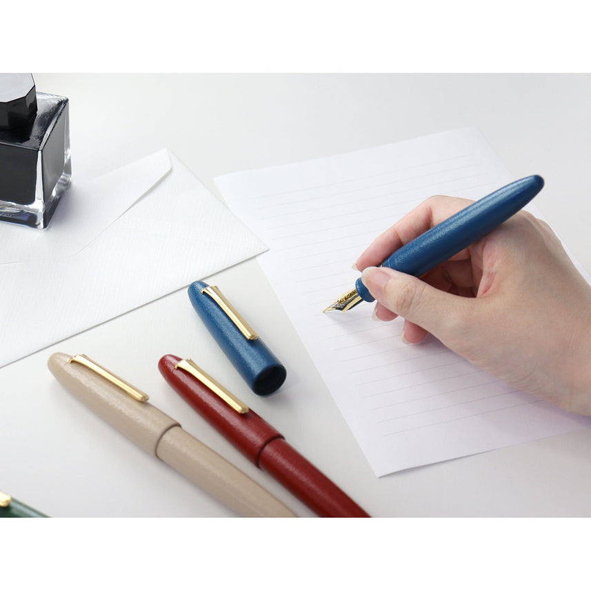 Traditional lacquer art Iromiyabi fountain pen