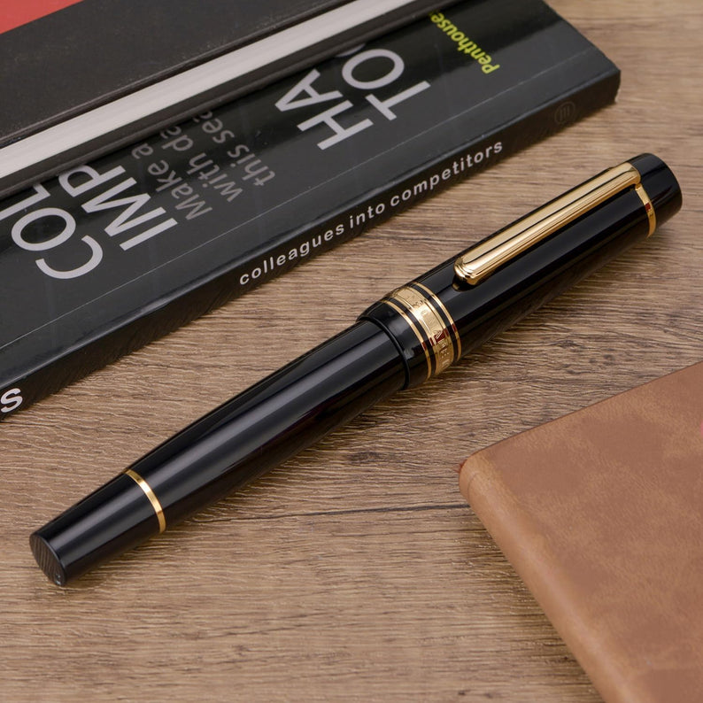 WingSung Junlai 930 Acrylic Fountain Pen – Flat Top Design with Piston Filling System, Size #9 Iridium Nib in Fine, Medium & Broad – Piano Black Fence Ink Tank with Gold Trim (No Ink)