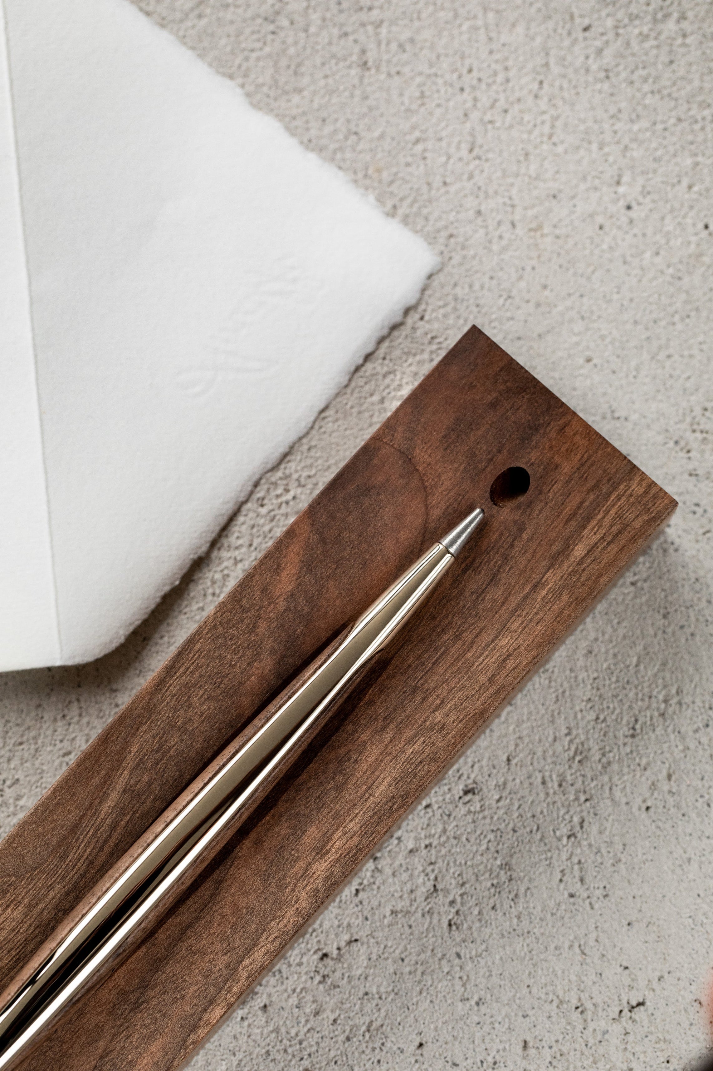 Pininfarina Cambiano Classic Ethergraf Pencil with Solid Wood Desk Stand – Pale Gold