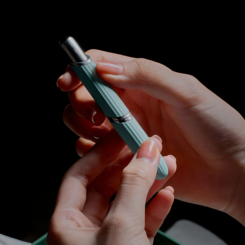 Bixia | Fountain Pen | 0.5mm | Fanghua Series | Small | Clear Sky Blue | F Nib