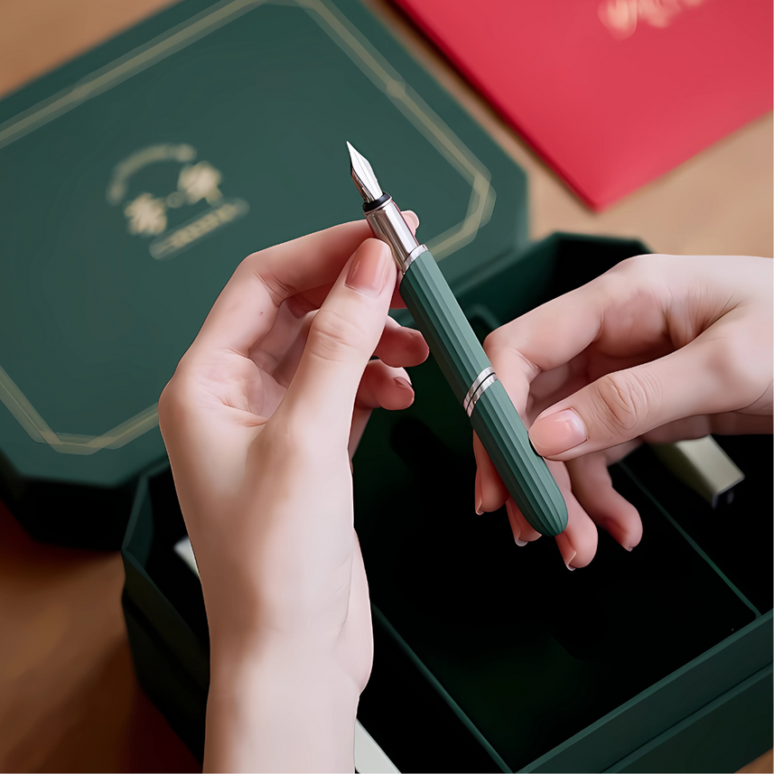 Bixia | Fountain Pen | 0.5mm | Fanghua Series | Small | Mysterious Green | F Nib