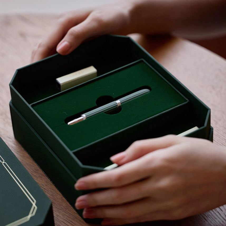 Bixia | Fountain Pen | 0.5mm | Fanghua Series | Small | Mysterious Green | F Nib