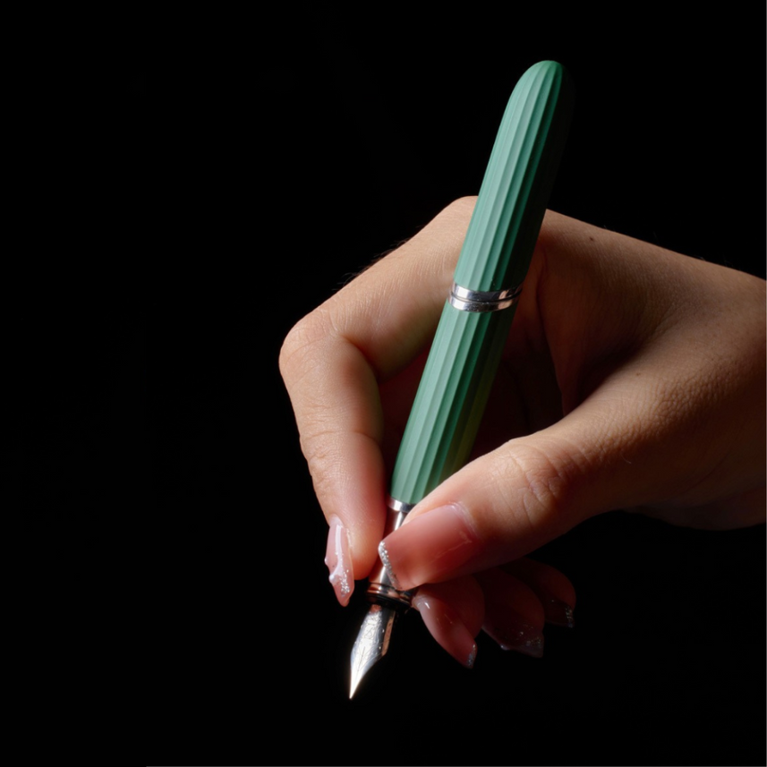 Bixia | Fountain Pen | 0.5mm | Fanghua Series | Small | Mysterious Green | F Nib