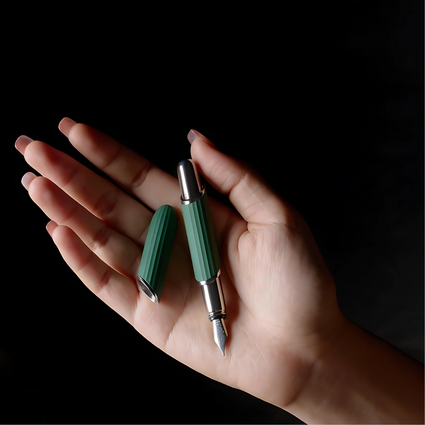 Bixia | Fountain Pen | 0.5mm | Fanghua Series | Small | Mysterious Green | F Nib