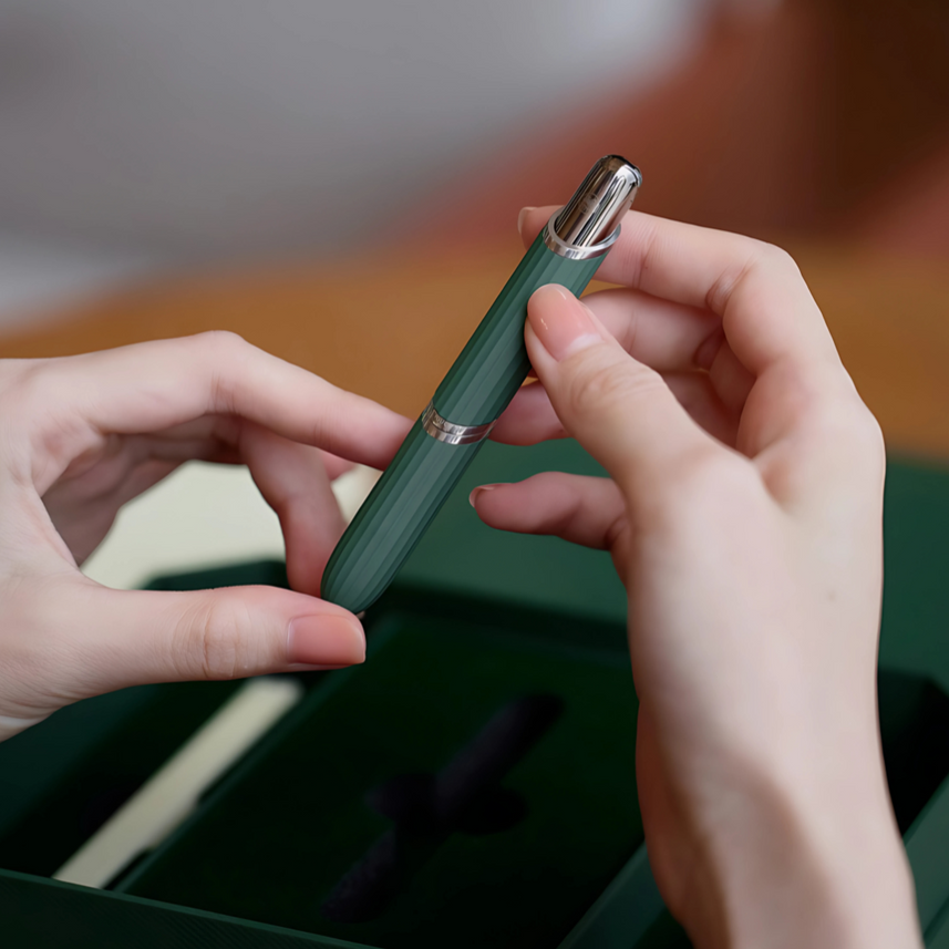 Bixia | Fountain Pen | 0.5mm | Fanghua Series | Small | Mysterious Green | F Nib