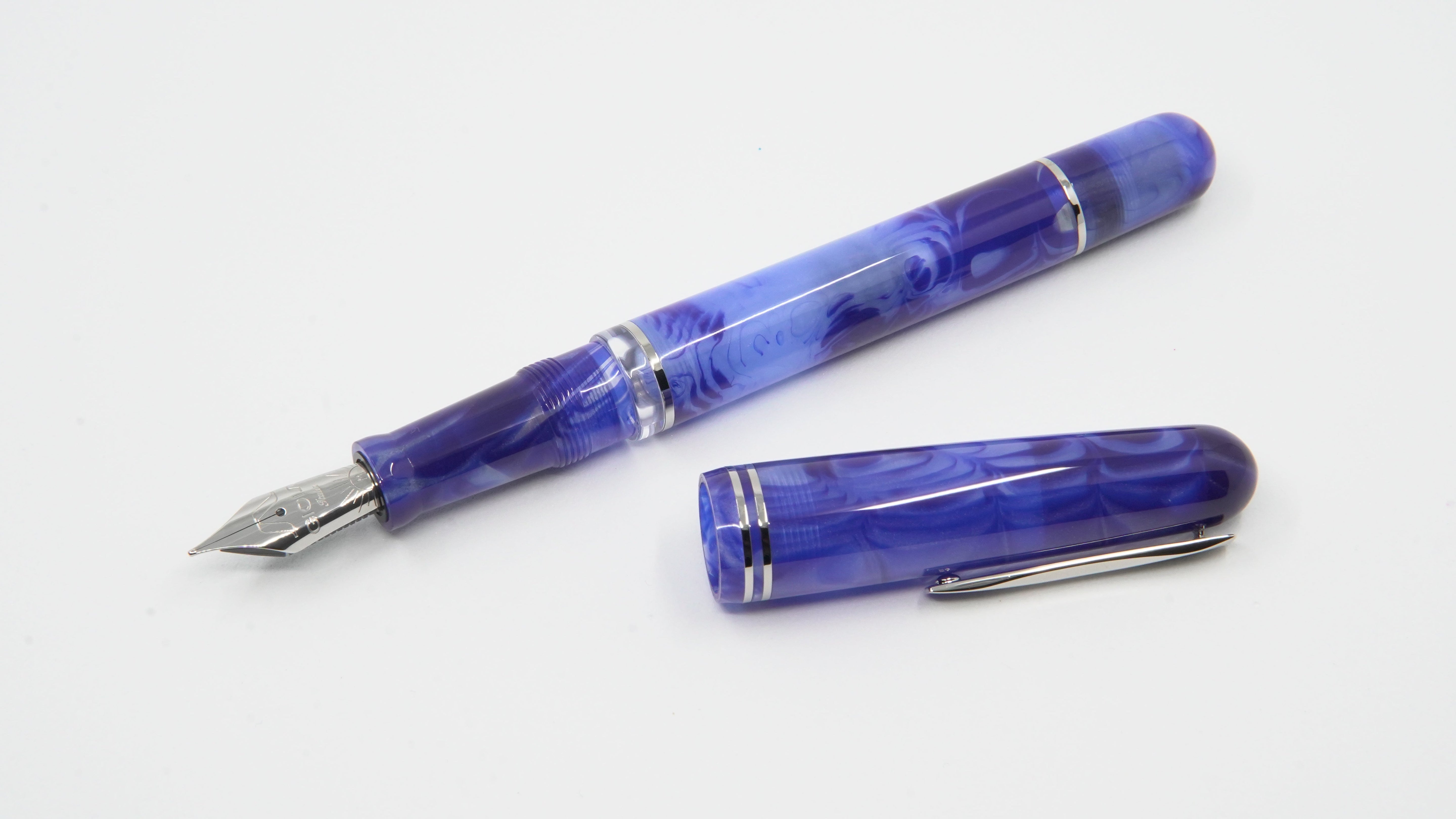 Gioia | Metis Fountain Pen | Blue Aesthetic Silver Trim