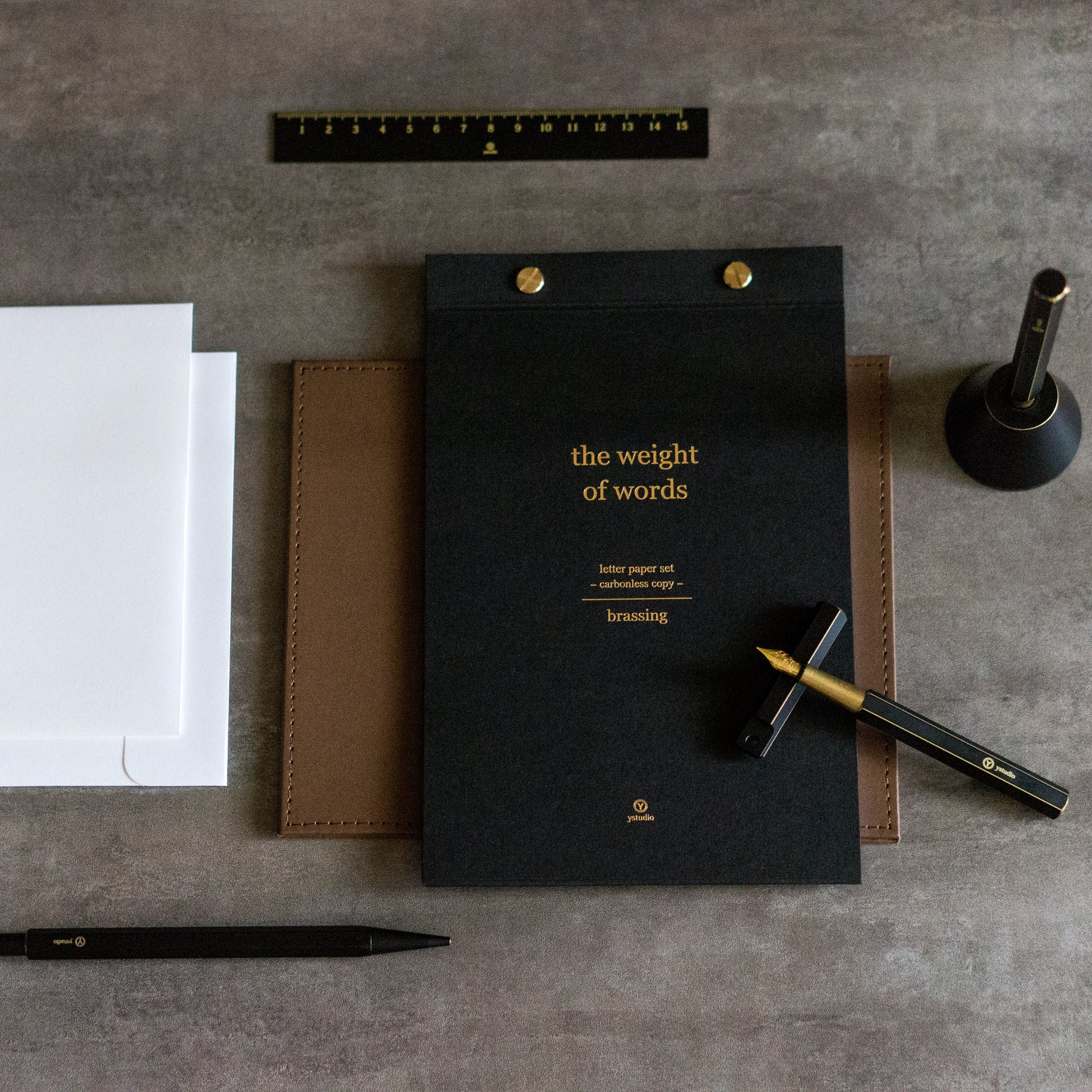 Ystudio | Portable Fountain Pen | Classic Revolve | Brassing Black