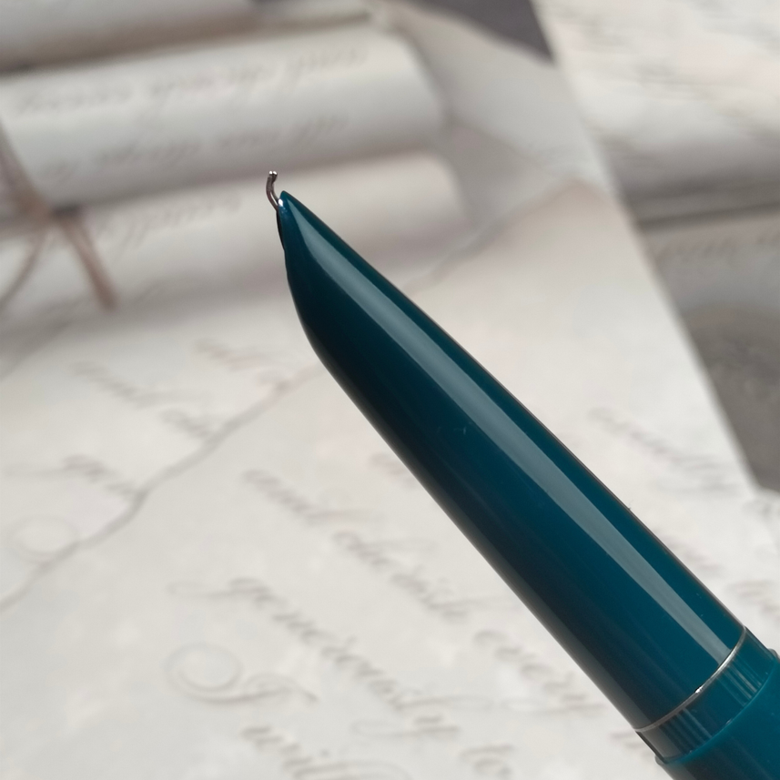 Hero | Fountain Pen | Medium 0.6-1.0mm | 330