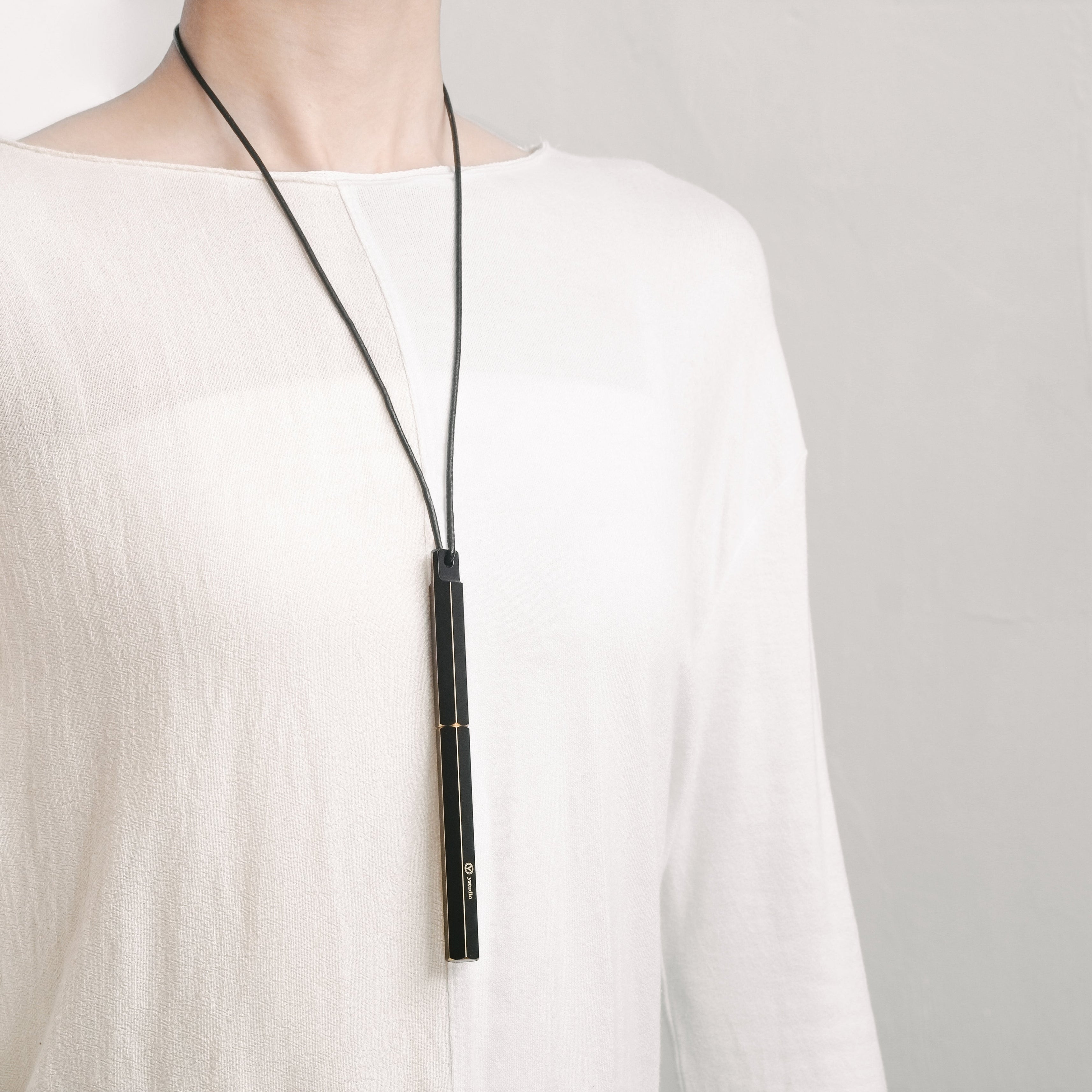 Ystudio | Portable Fountain Pen | Classic Revolve | Brassing Black