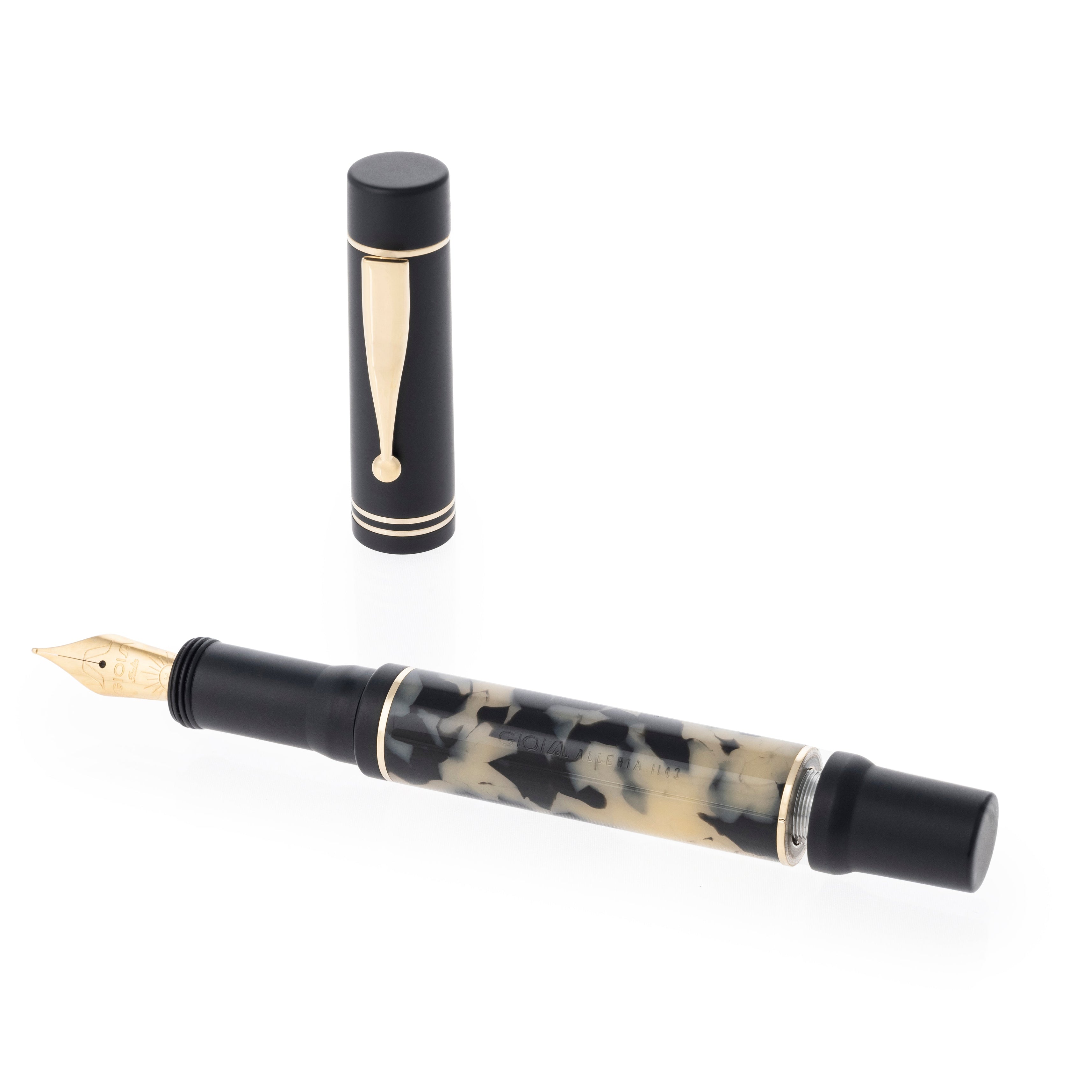 GIOIA Alleria Tramonto Sand Black Fountain Pen – Gold Trim