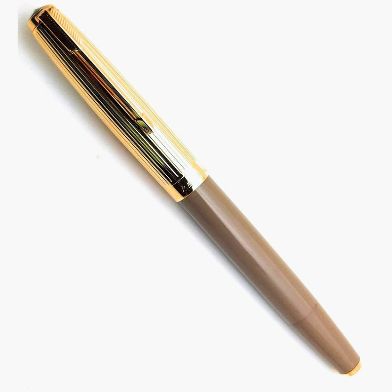 Wing Sung 601A Brown Vacumatic Fountain Pen with Golden Cap – 0.5mm Fine Nib, Ink Window Pen, Resin Body, Push-Cap with Converter & Box (No Ink)