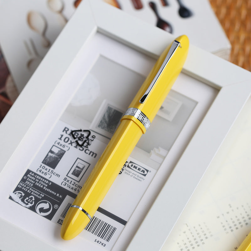 Moonman V60 Triangular Piston Rollerball Pen – Ergonomic Fine Writing Instrument with Resin Body & Gift Box