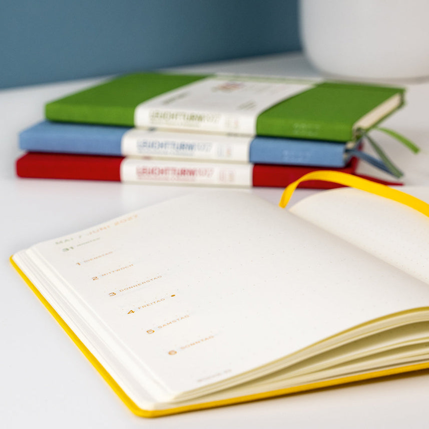 LEUCHTTURM1917 2027 Colourful Seasons Hardcover Weekly Planner & Notebook Medium (A5), Dotted - Winter