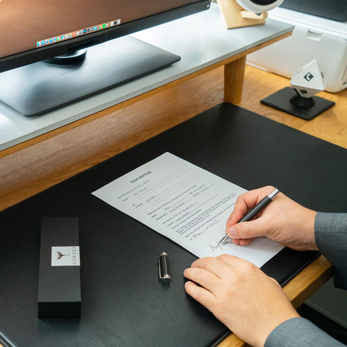 Horner | One | Fountain Pen | Carbon