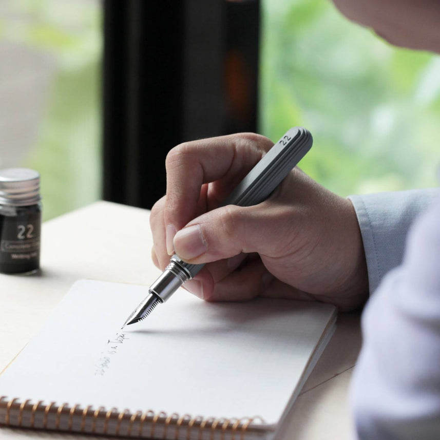 22STUDIO | Contour | Fountain Pen