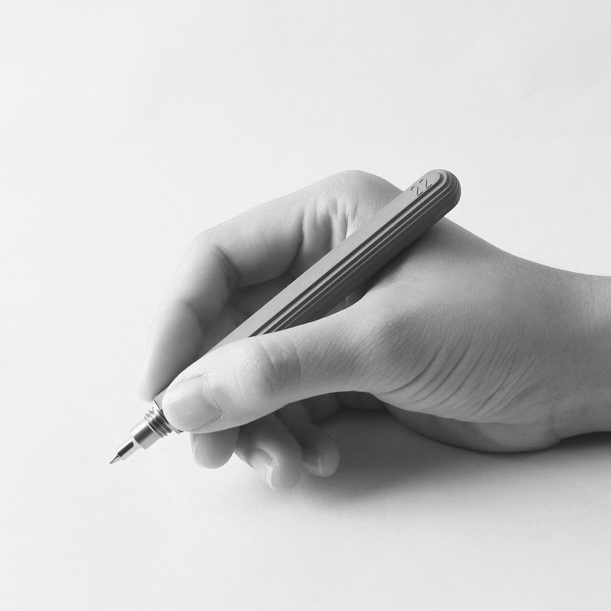 廃番 22studio コンクリート CONTOUR ローラーボール ボールペン 22STUDIO | Contour | Rollerball Pen – INDOFUTURE
